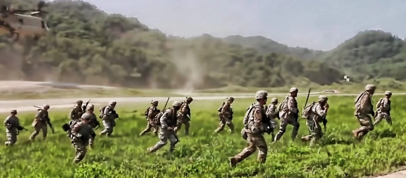 Η Αμερικανική ΑΣ σε ασκήσεις ετοιμότητας αεραπόβασης (βίντεο)